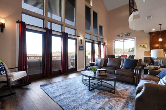 Lake House - Image 3